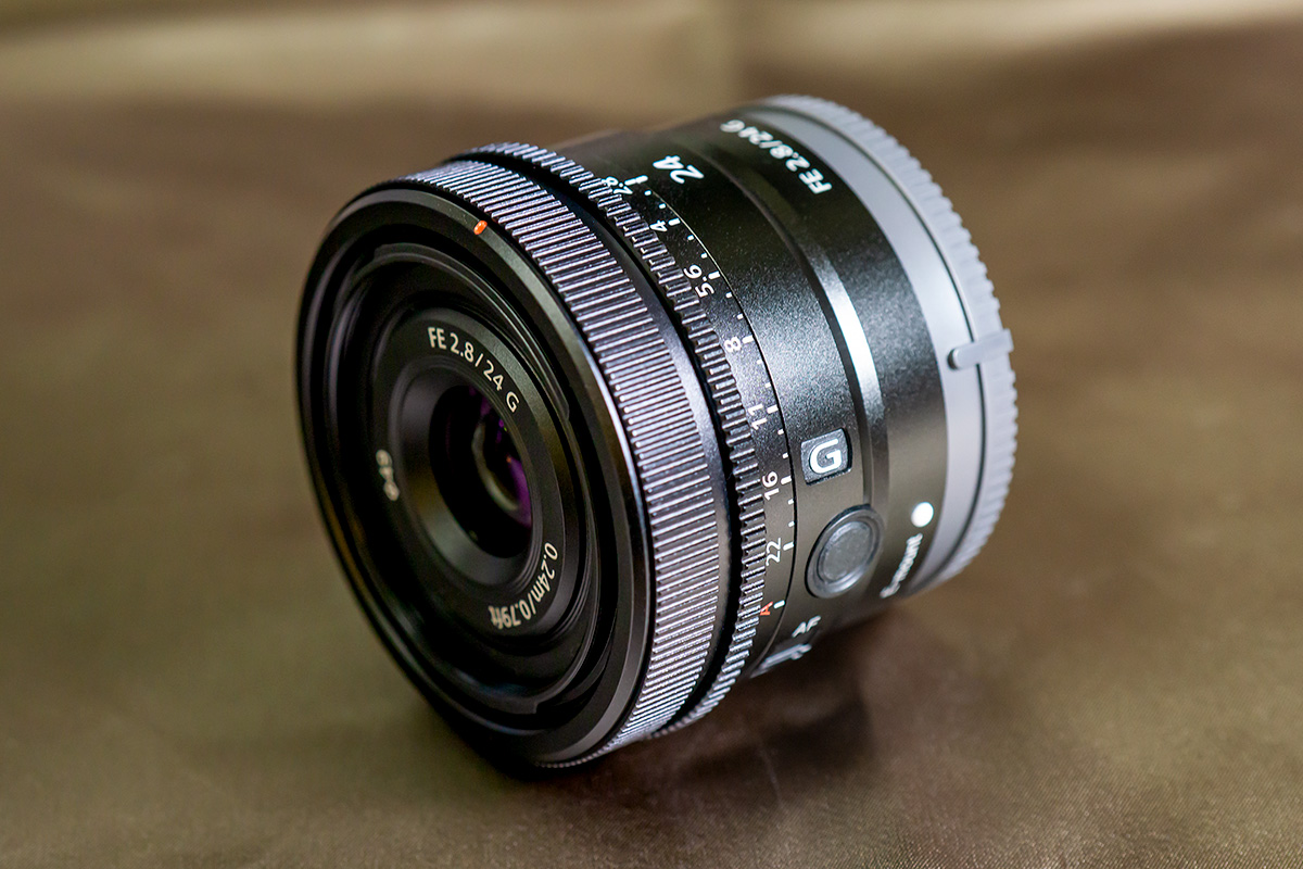 Sony FE 24mm F2.8 G | b's mono-log