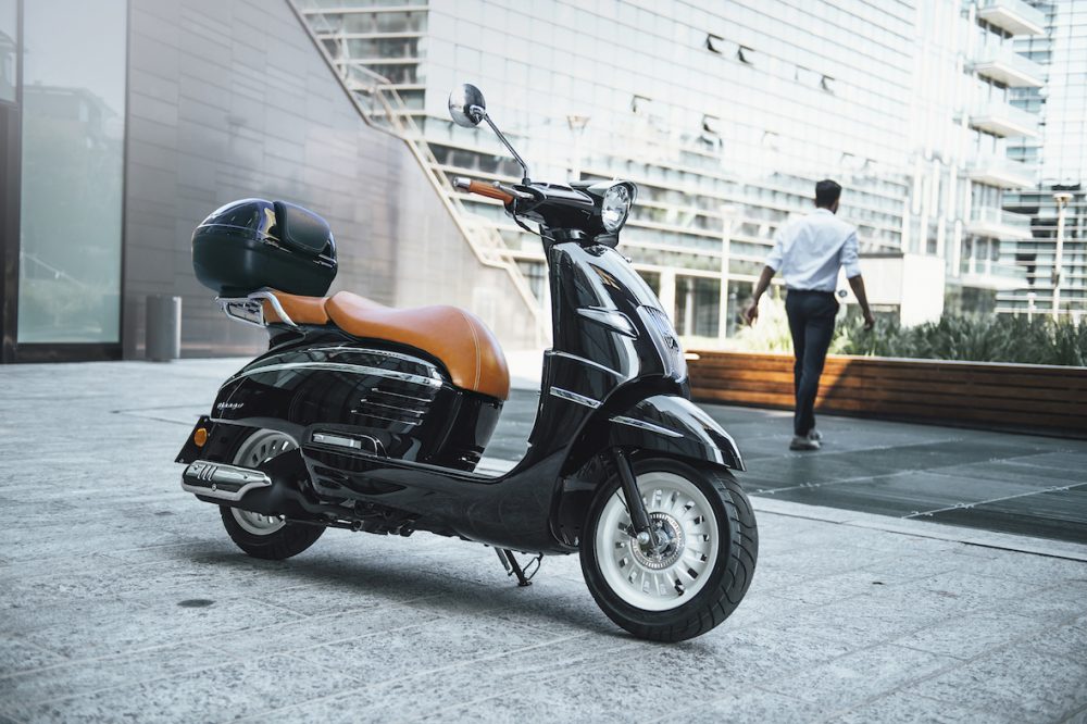 スタイリッシュなネオレトロスクーター】プジョー「ジャンゴ」最後の