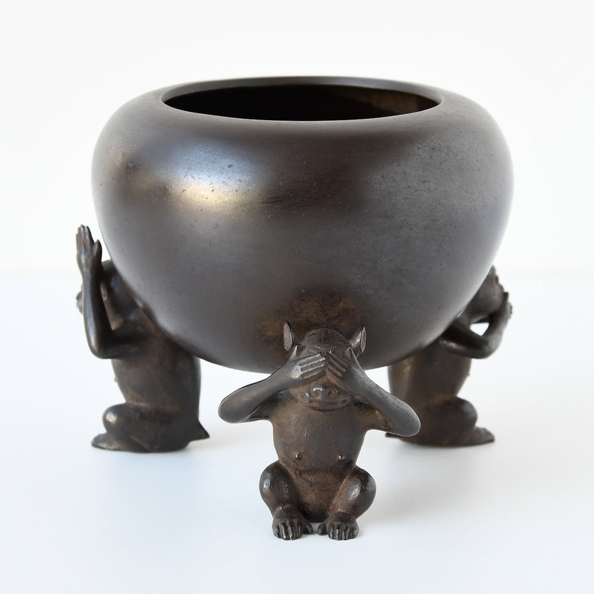 コレクター収集品 タイ スワンカローク コウノイ窯 白濁鉄絵武人像