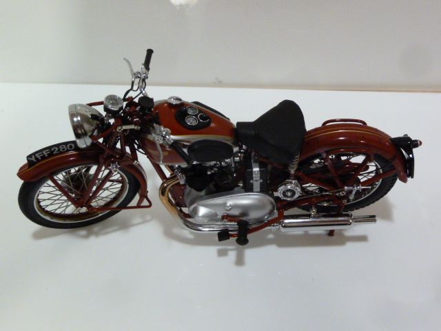 Triumph Speed Twin Classic Bike Series No 59 1:12 122133700