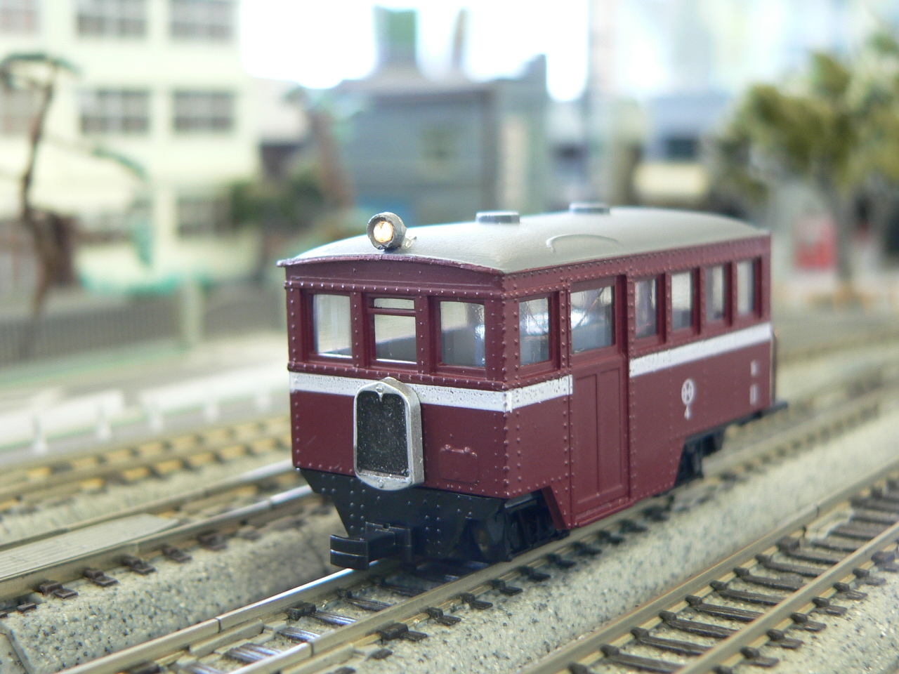 津川洋行のHOナロー西大寺鉄道のキハに、鉄コレ動力ユニット組み込み