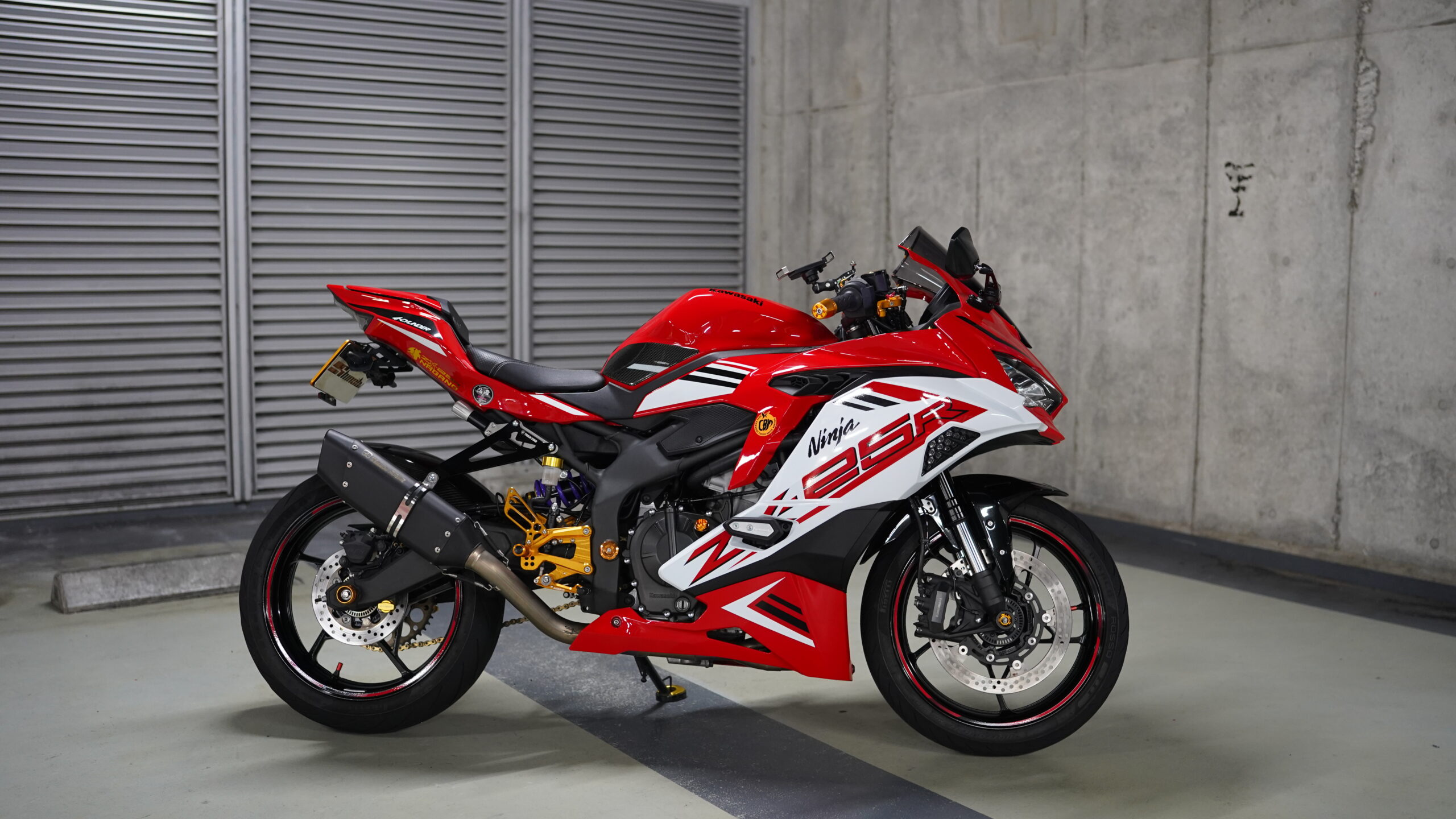 赤 ZX-25R | Moto-Gallery