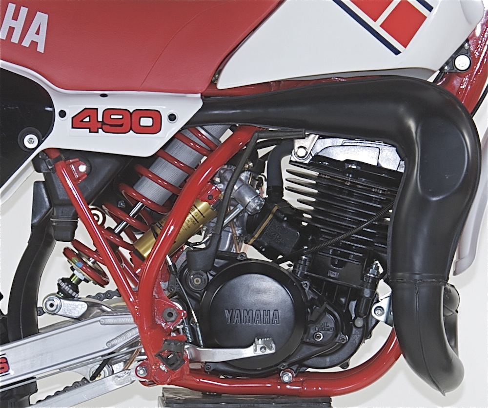 CLASSIC MOTOCROSS IRON: 1985 YAMAHA YZ490 TWO-STROKE - Motocross