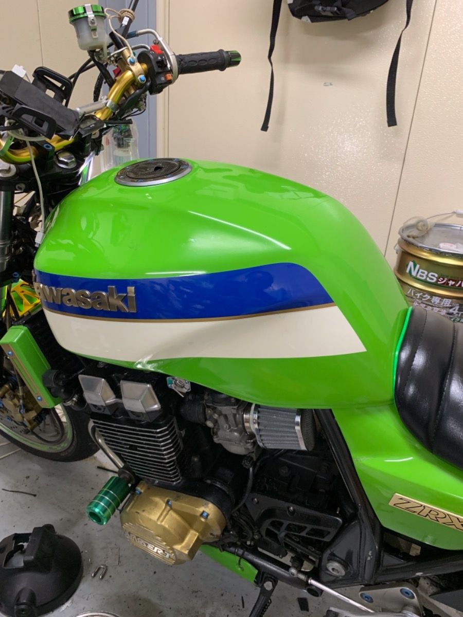 Kawasaki ZRX1100タンクC2