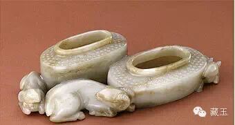 古文房具 本物和田玉 原石 手彫 清代 蟠螭出郭紋 筆添 玉硯 置物 文鎮
