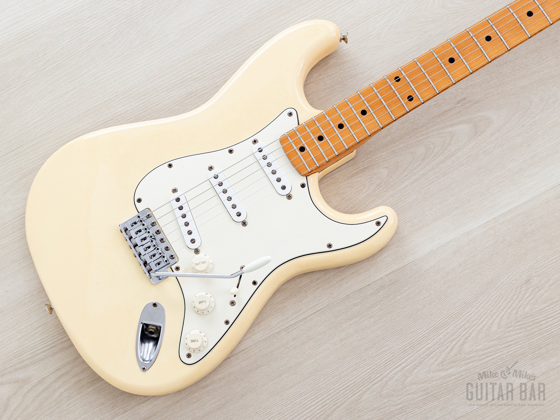 1983 Fender JV Stratocaster '72 Vintage Reissue ST72-55 Olympic White,