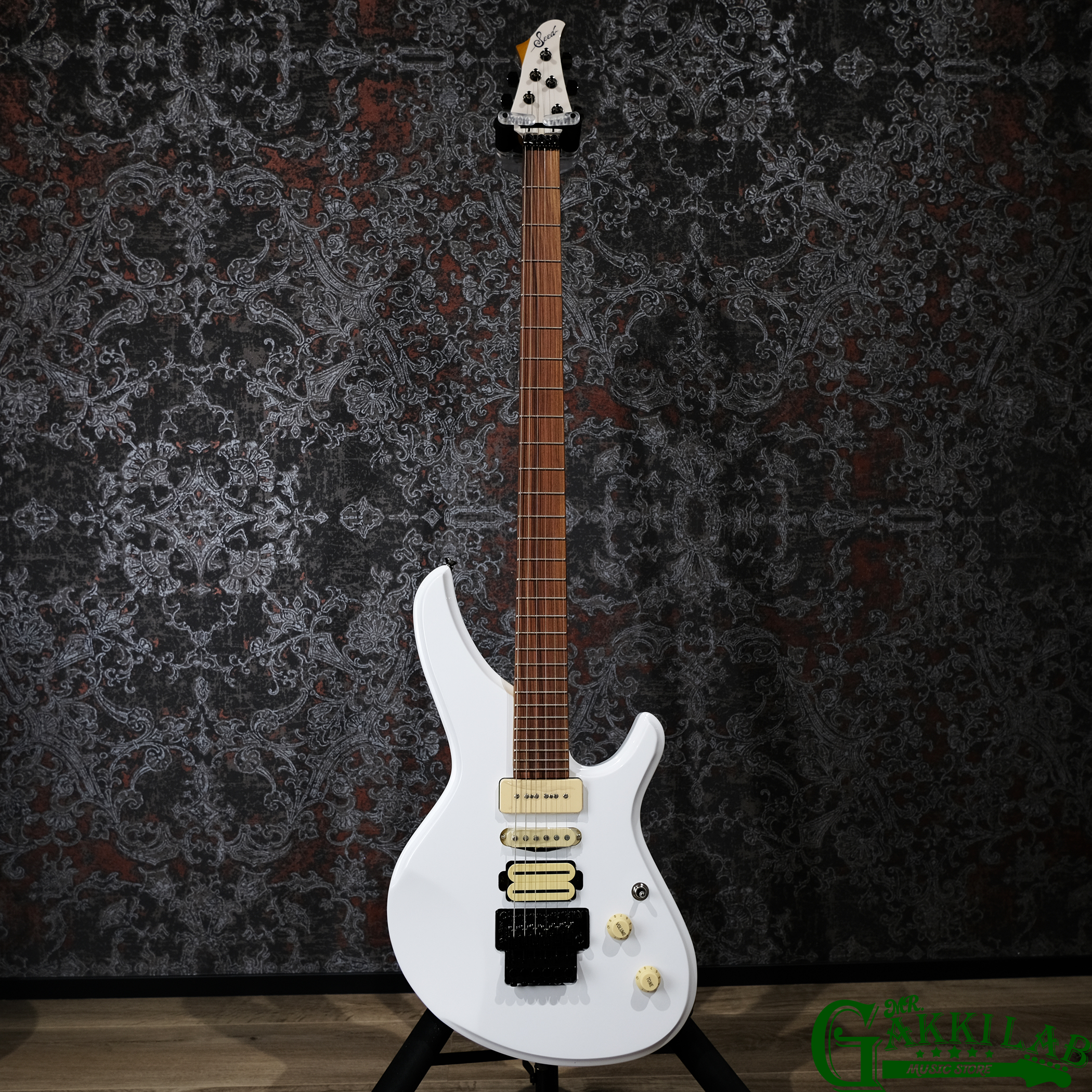 Seed by Sago Kotetsu White / Seed Kotetsu 虎徹 / 桜村眞 (町屋