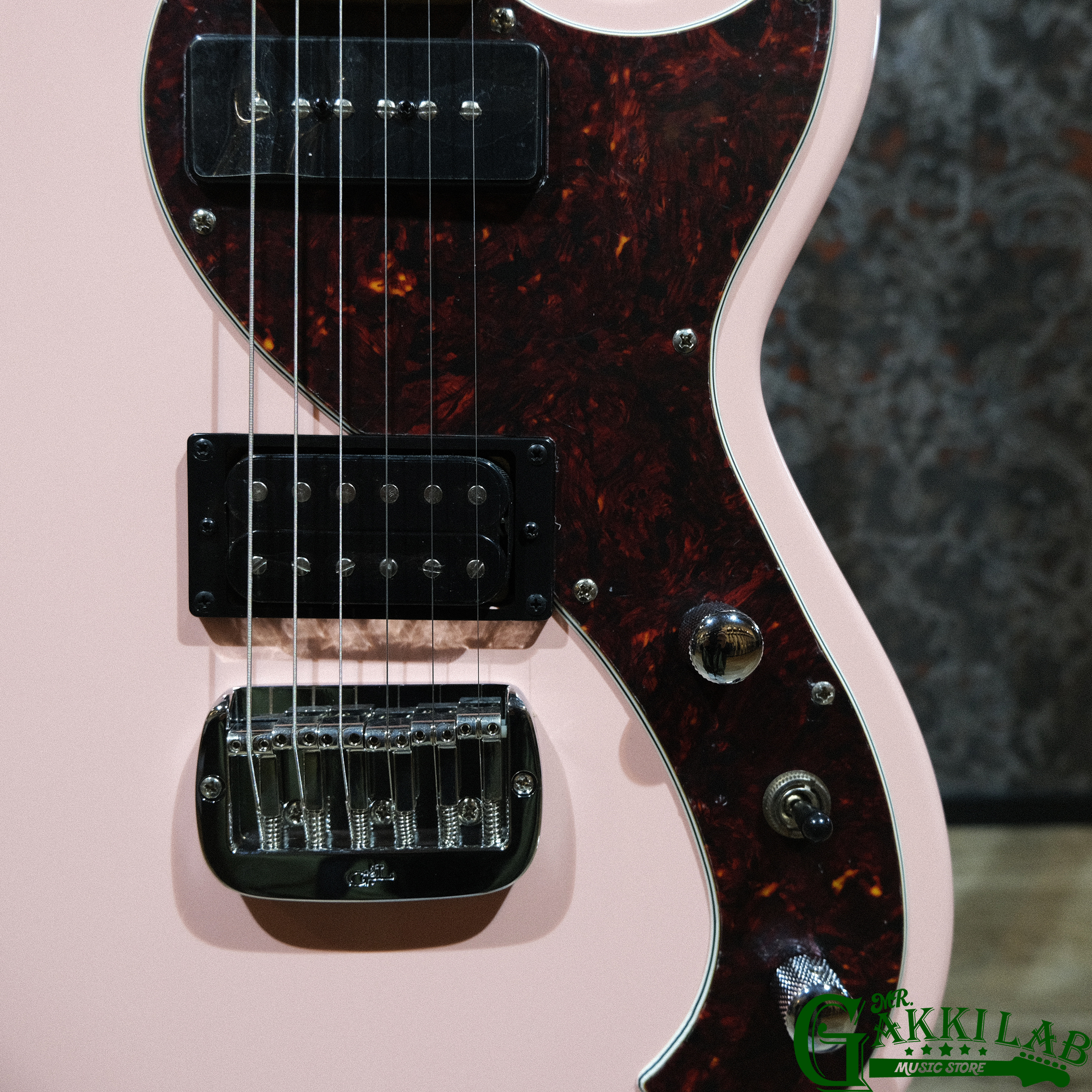 G&L Tribute Series Fallout / Shell Pink | 札幌の楽器屋さん｜MR