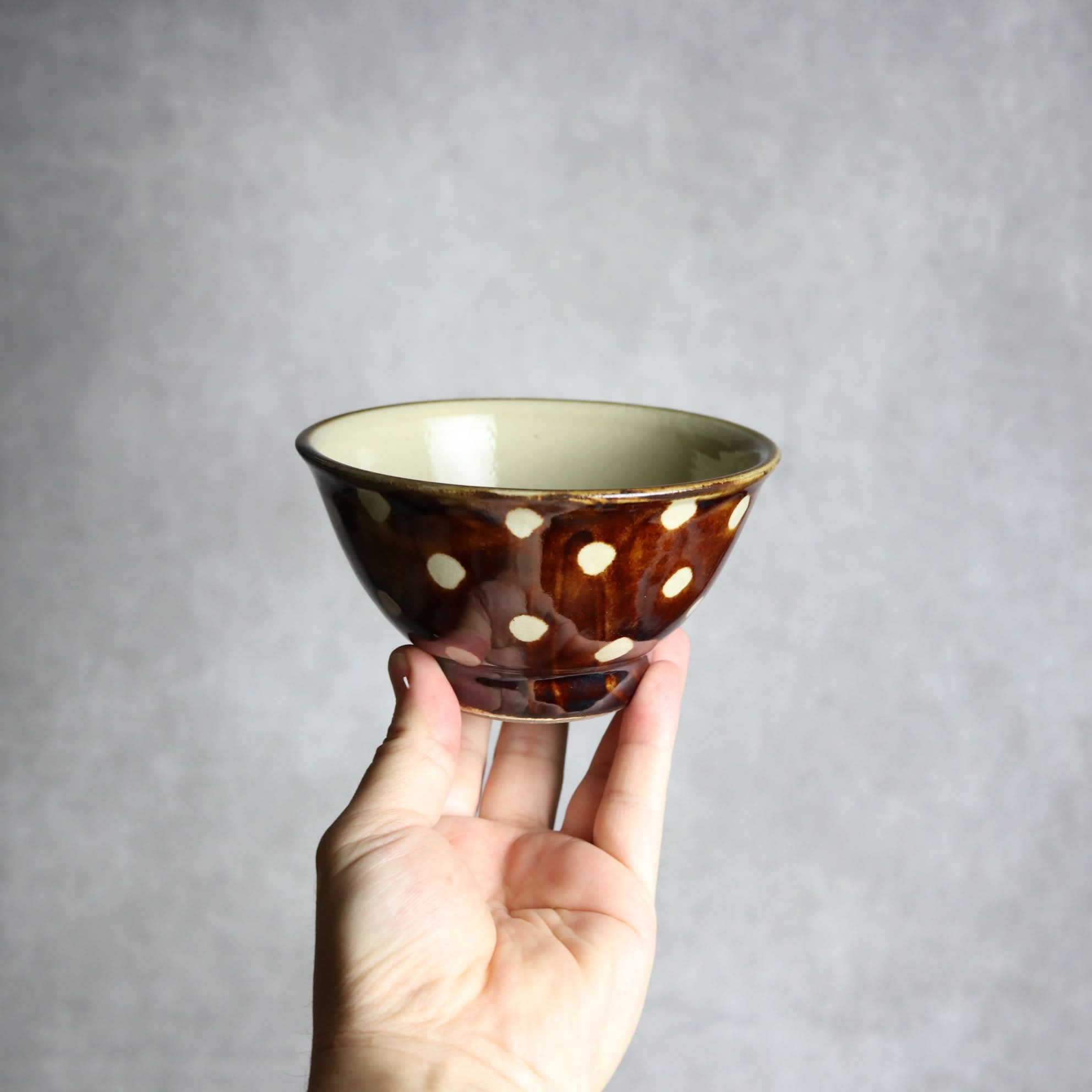 4寸マカイ 飴釉 蝋抜 点打 やちむん 陶器 真南風工房｜真南風工房