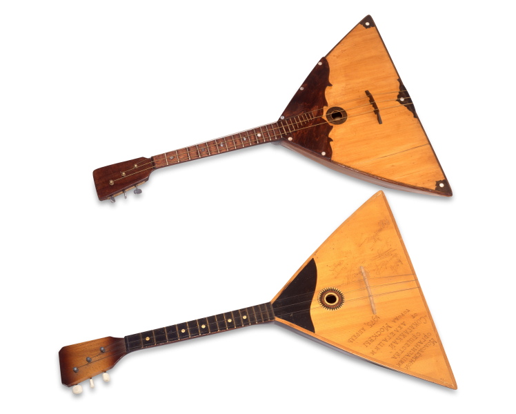 バラライカロシアの民族楽器