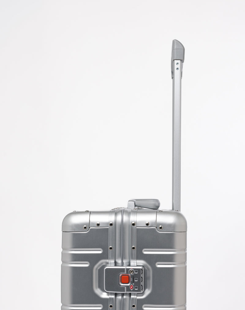 スーツケース 60L（※ステッカー別売り） – muta Online Store