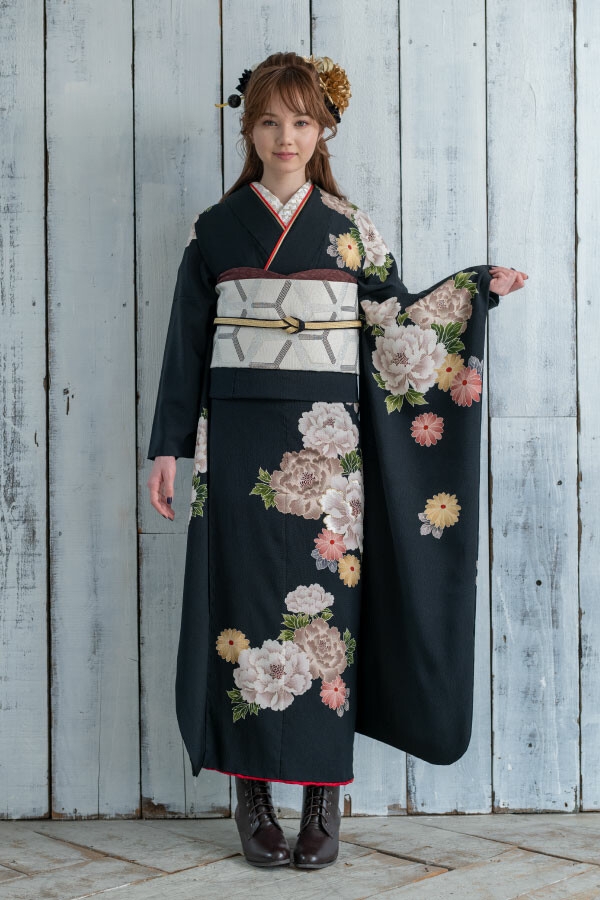 First Collectionの振袖 /黒色/緑色/エレガント/牡丹柄/ TR-008 | My振袖