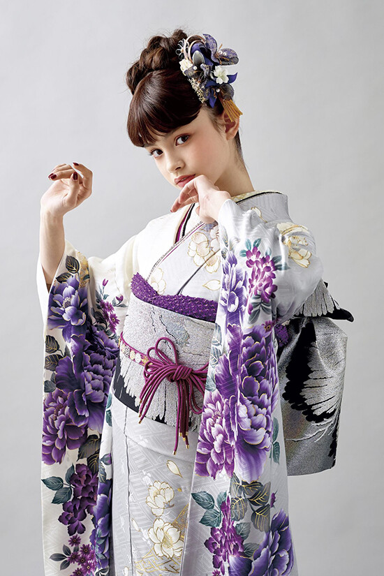 KIMONO TSUTAYAの振袖 /紫色/グレー色/エレガント/牡丹柄/ LiLiCA №516