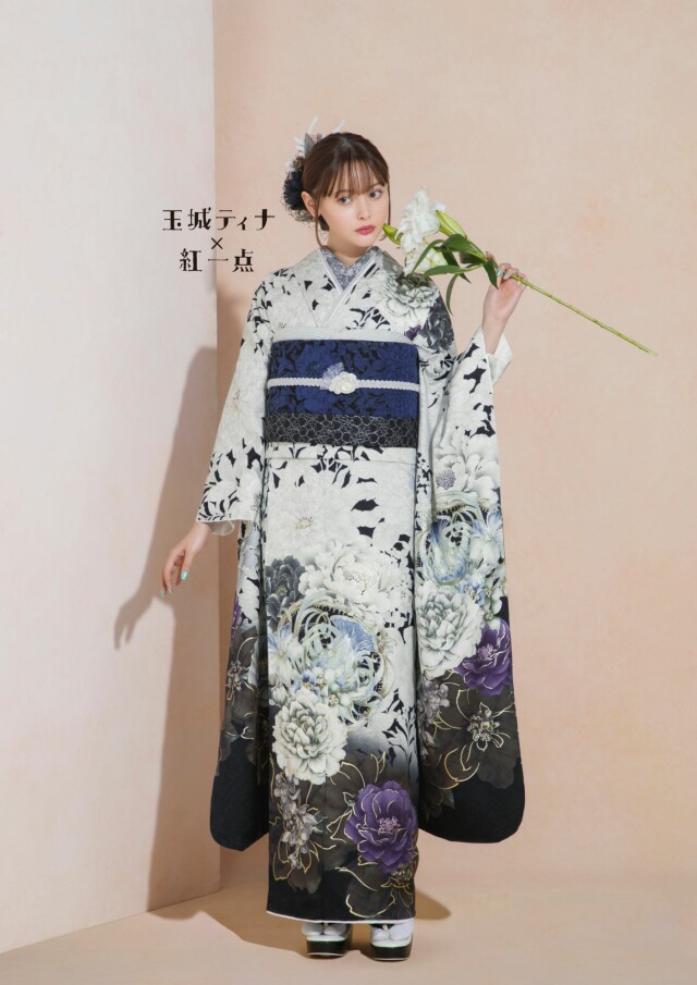 玉城ティナ 振袖 玉城ティナ振袖｜成⼈式の振袖レンタルならTAKAZEN