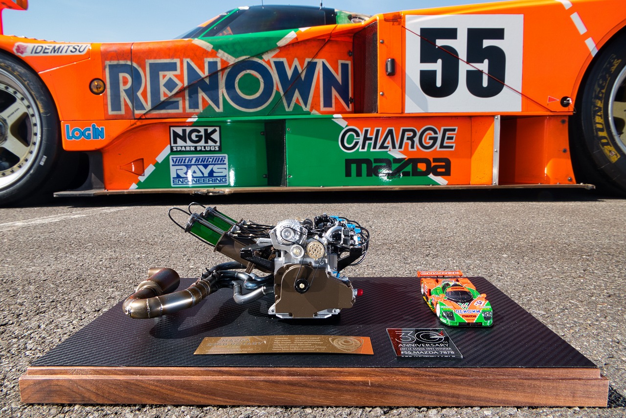 4ローターレーシングロータリーエンジン マツダR26B 1/6スケール 優勝