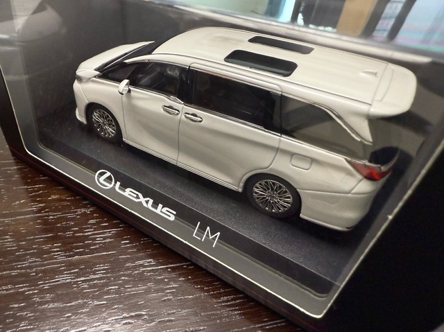 Lexus TX ミニカー Kyosho製 非売品 左ハンドル