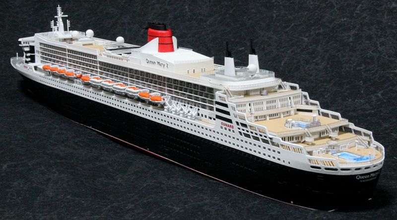 1/700客船 クイーンメリー2 ドイツレベル REVELL OceanLiner Queen