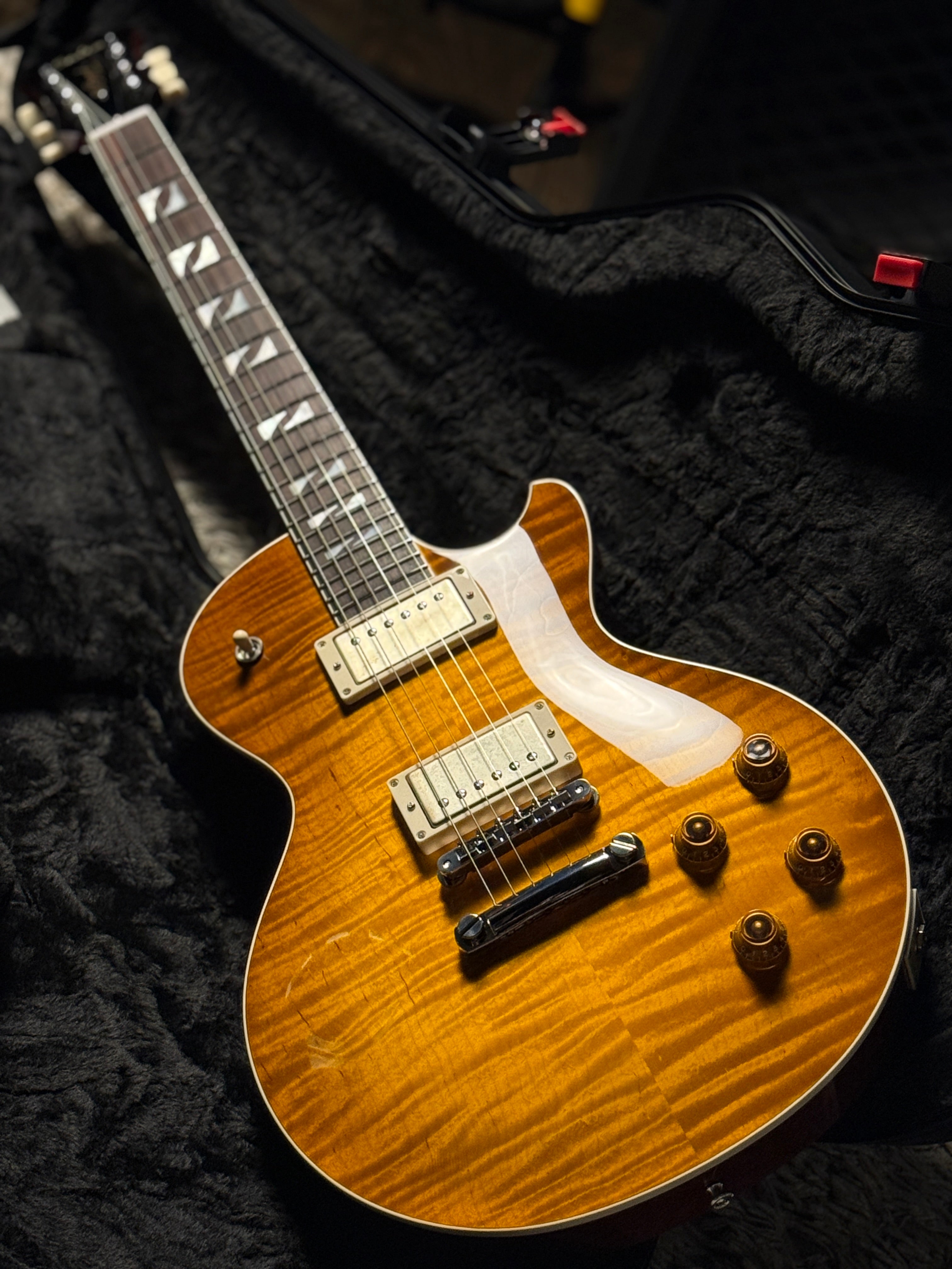 Saito 33BEYOND in Green Burst 25008 – nafiriguitar.com