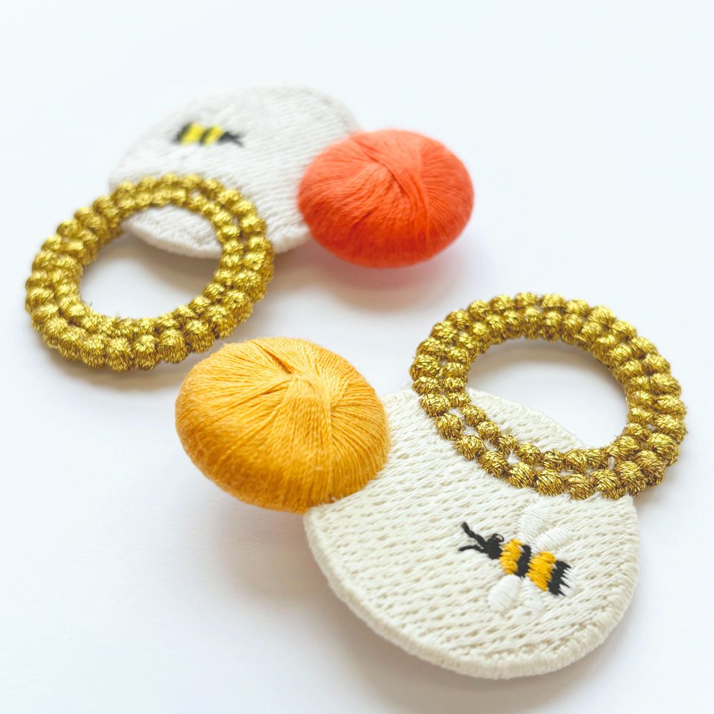 000 アンサンブルブローチの通販｜はちみつ専門店 長坂養蜂場