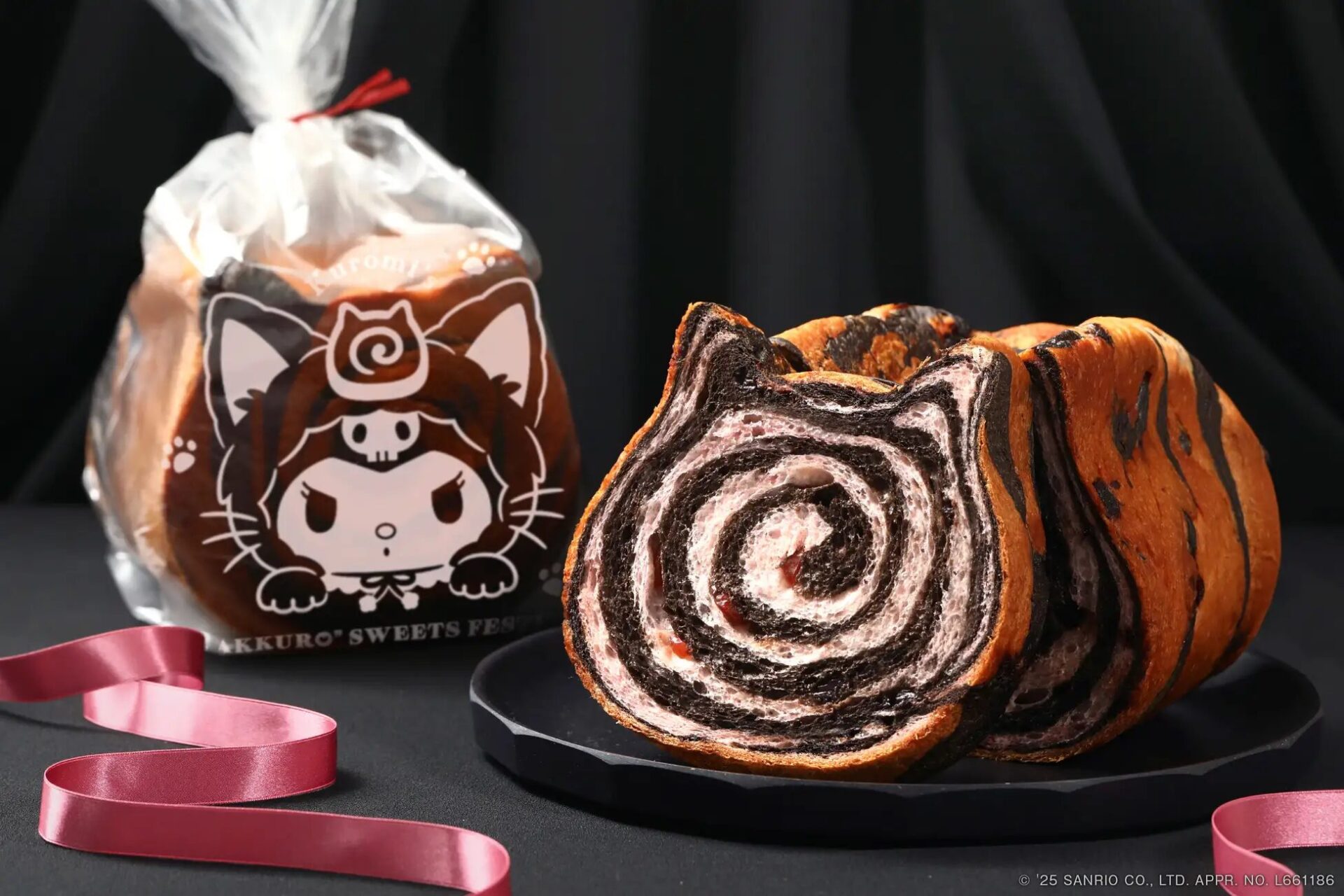 クロミちゃんが「ねこねこ食パン」に！今年20周年を迎えた「クロミ」と