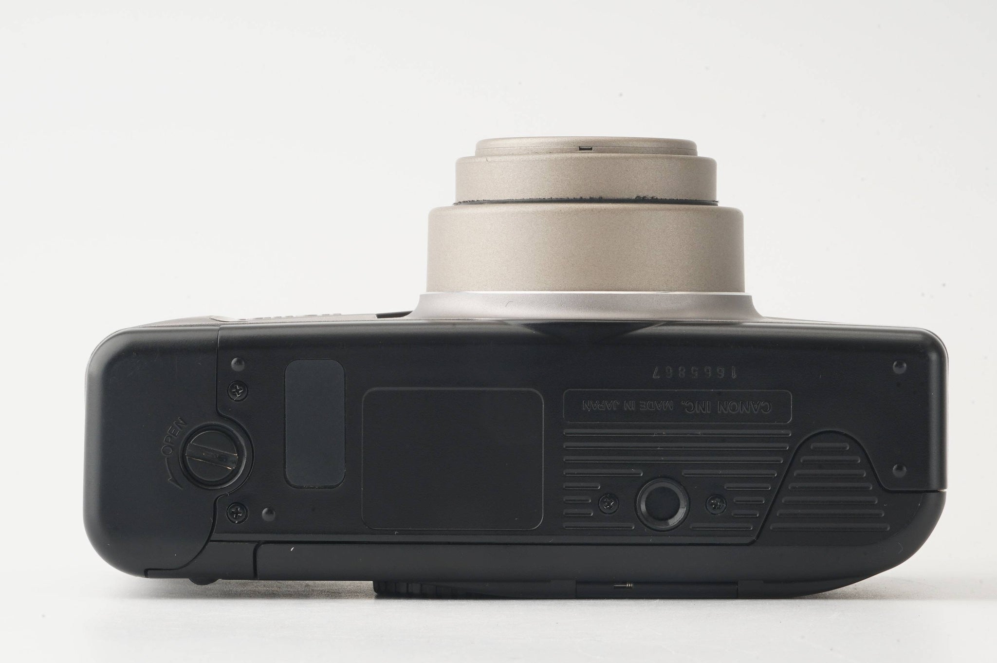 Canon Autoboy S PANORAMA / ZOOM 38-115mm f/3.6-8.5 – Natural