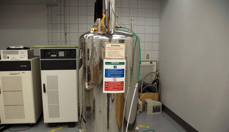 300 MHz 89 mm NMR Magnet - MagLab
