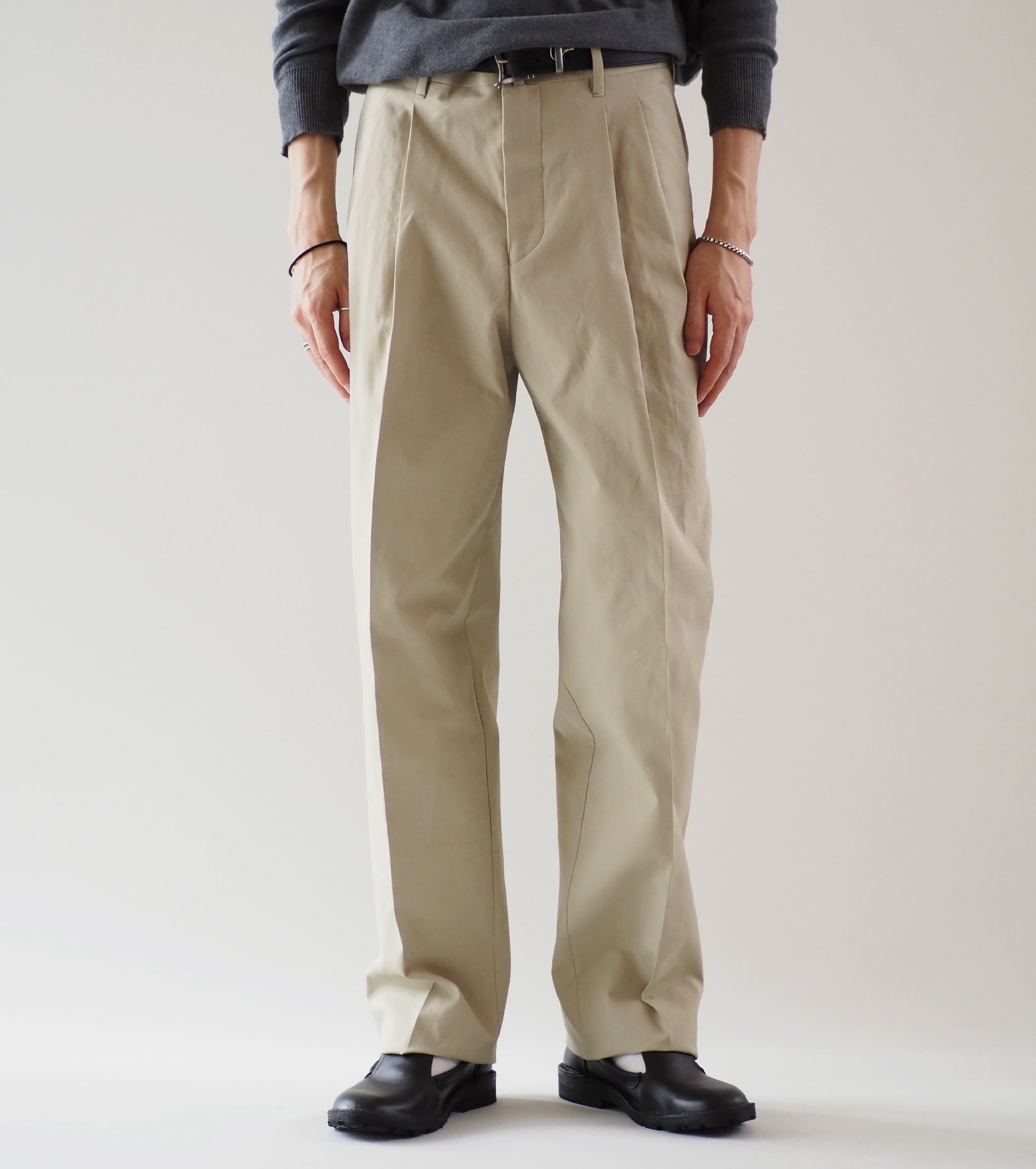 MAATEE＆SONS 俺 チノ コットン, キミ Beige – Navyblue
