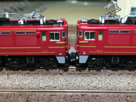 ED75 700番台 オリエントサルーン色を弄る。その2 TOMIX 9150