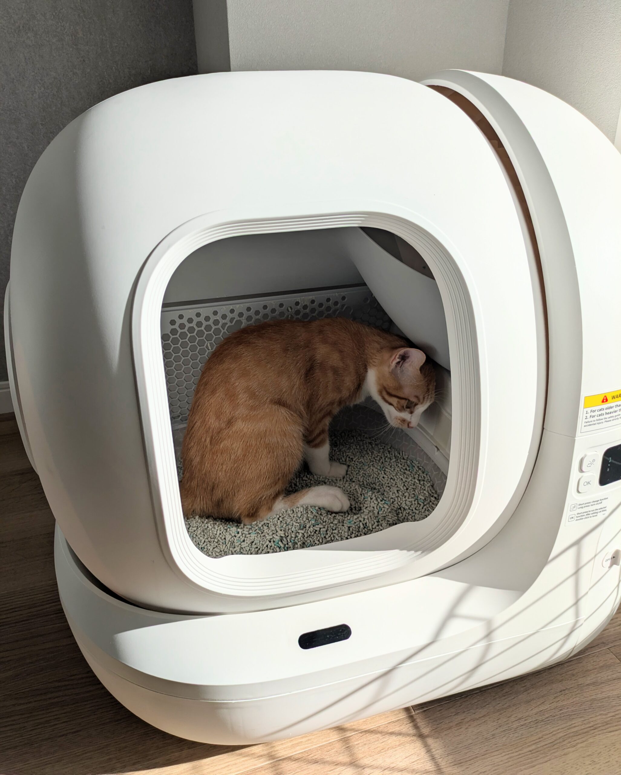 オープン型だから大きい猫ちゃんも安心【NeakasaM1】猫用自動トイレの