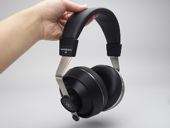 finalの新作ヘッドホン「SONOROUS III」「SONOROUS II」を試す