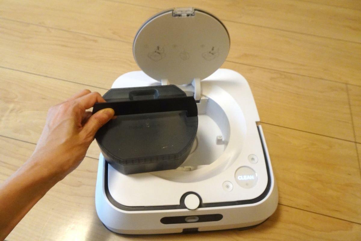 床拭きロボット「ブラーバ ジェット m6」レビュー、「ルンバ」との連携