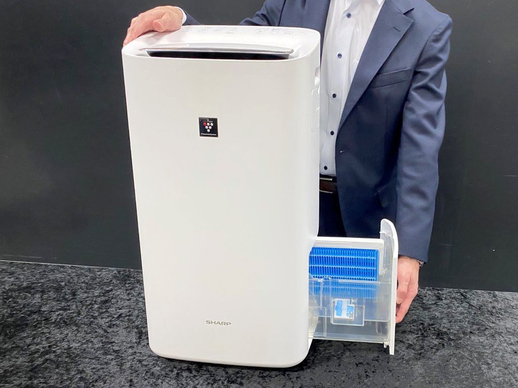 シャープ、衣類乾燥機能もある「プラズマクラスター除加湿空気清浄機