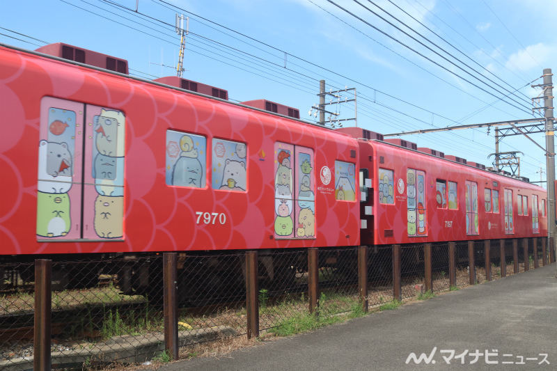 南海電鉄「すみっコぐらし」コラボ「めでたいでんしゃ」ラッピング