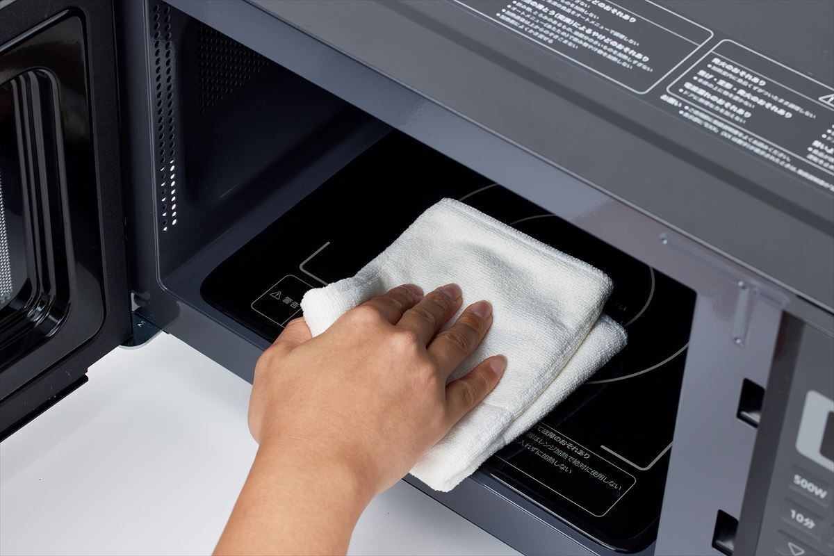 ビックカメラ、低出力でじっくり解凍する機能などを搭載した18L電子