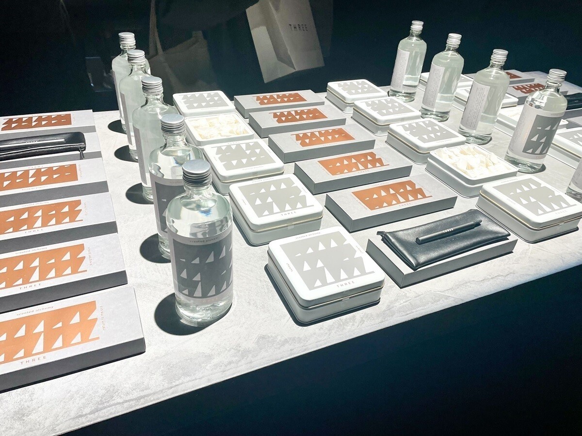 THREEから新シリーズ「センティッドアルケミー」が登場! “香りを摂る