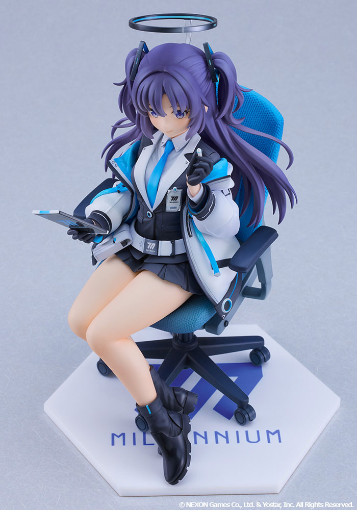 ブルーアーカイブ -Blue Archive-』より「早瀬ユウカ」が、デスク