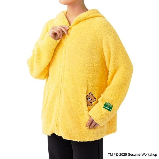 セサミストリートの仲間たちになりきれる「LOVOT」用とヒト用のコラボ