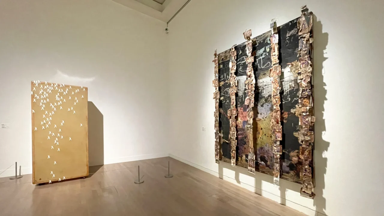 平成初期の日本美術を振り返る。村上隆や奈良美智ら50組以上集結の展示