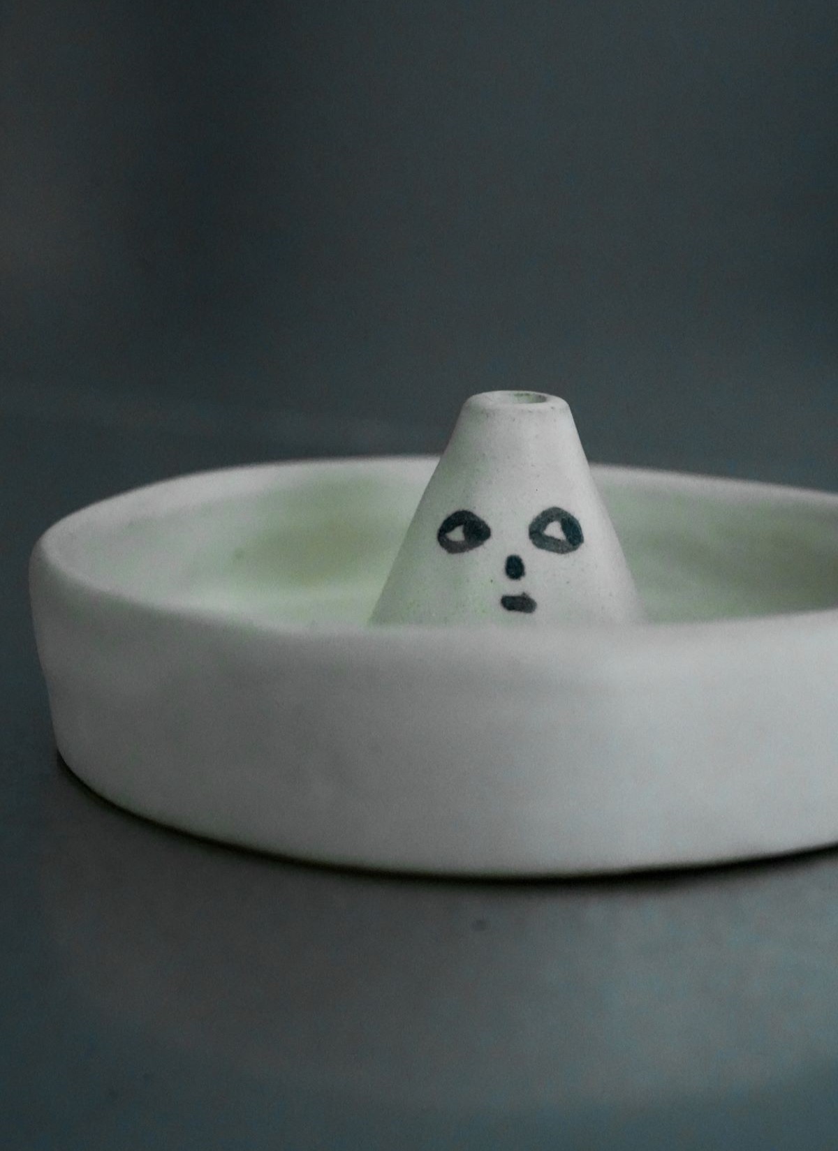 Conic Head Incense Holder With Saucer Conic Head Incense Holder