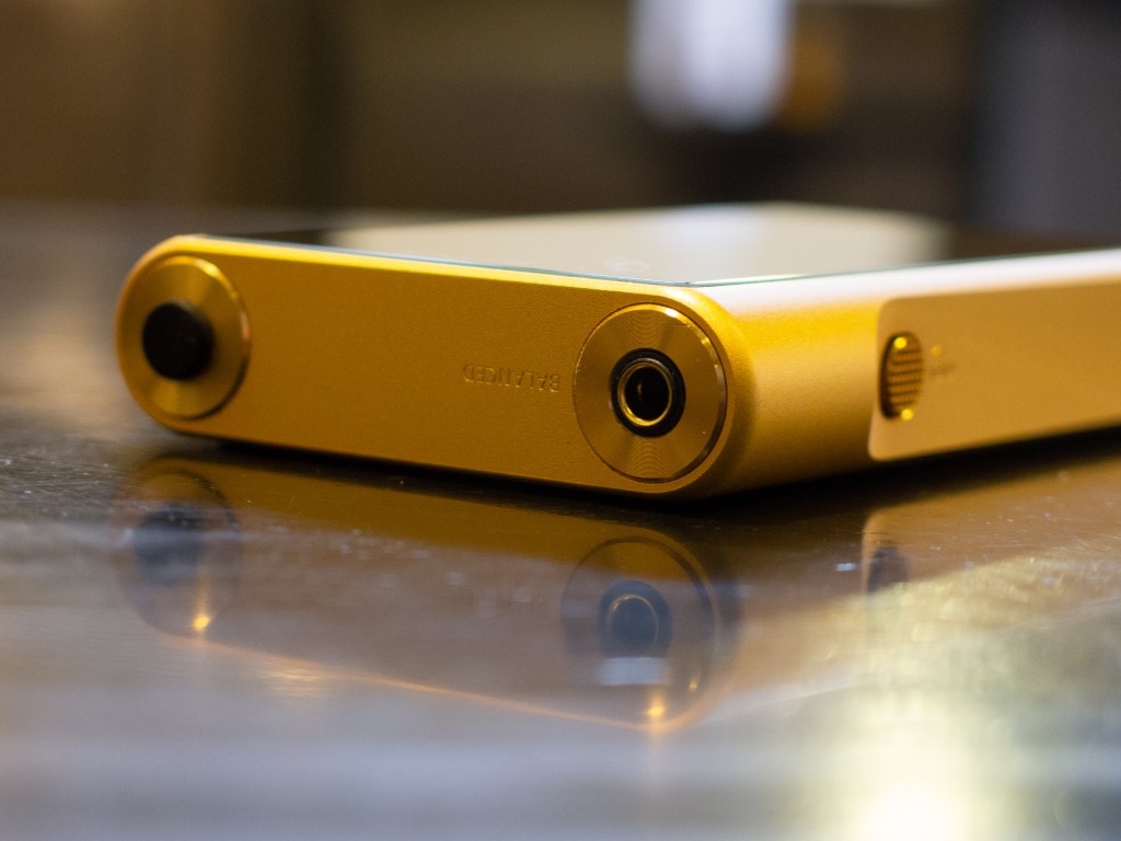 超弩級の金塊ウォークマンNW-WM1Zレビュー これがソニー最高音質だとは