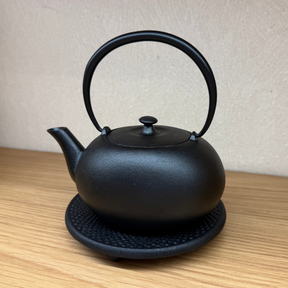 山形鋳物 菊地保寿堂 WAZUQU(ワズク）鉄瓶 ふくS 600ml | ギフト