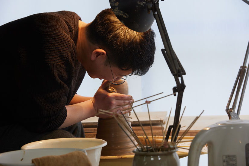 曖昧さを愛し、変化する人生を器に投影する陶芸家・宮澤有斗さん／栃木