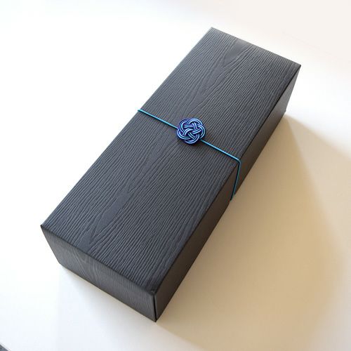 ギフトボックス（1本用）＋水引飾り｜ SAKARI online（日本盛）