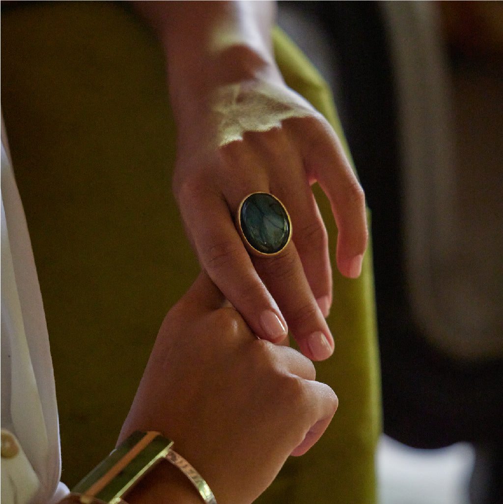 翡翠の大きな指輪 – niin