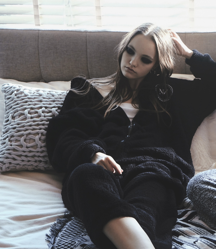 PLUG LOGO ZIP HOOD SET UP / BLK | NIL DUE / NIL UN TOKYO