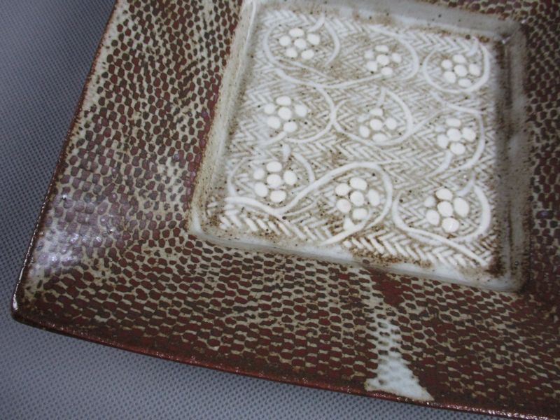 島岡達三 地釉象嵌縄文角皿 人間国宝 益子焼 | のみの市