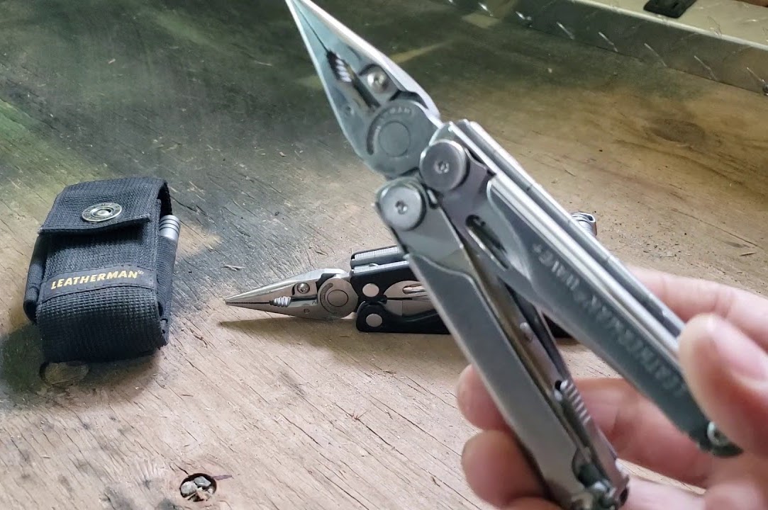 レザーマン対スイスアーミーナイフ：マルチツールのベスト比較