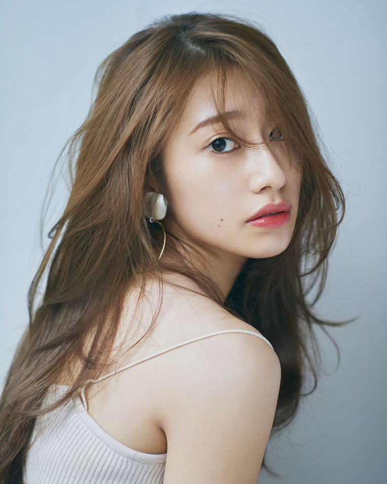 桜井玲香、「名刺代わりになる」2nd写真集＆「CLASSY.」モデル就任をW