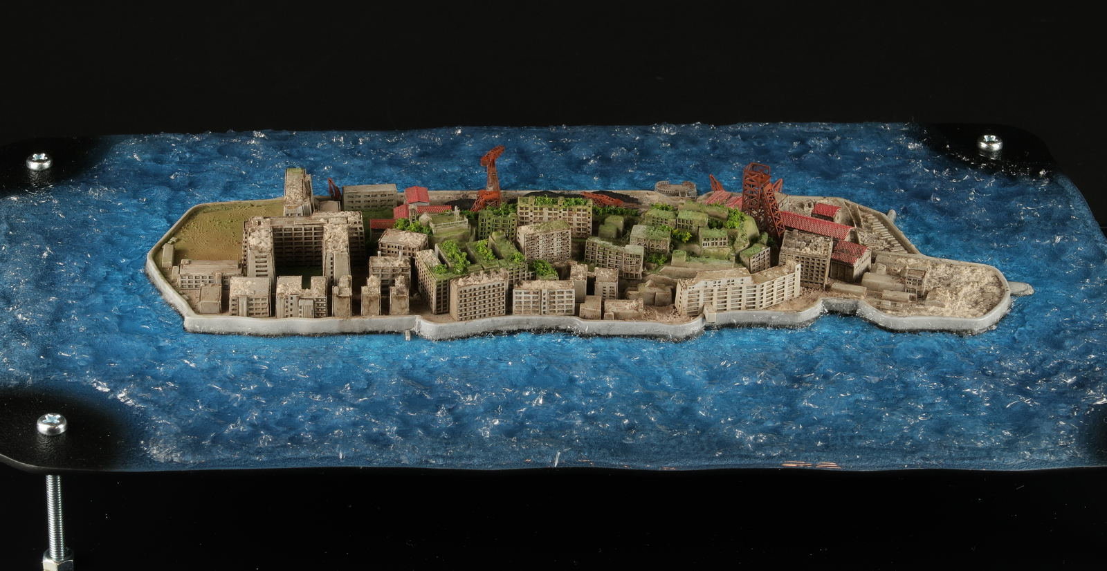 参考 蘇る軍艦島 軍艦島プラモ完成 ジオラマ 参考 蘇る軍艦島 軍艦島