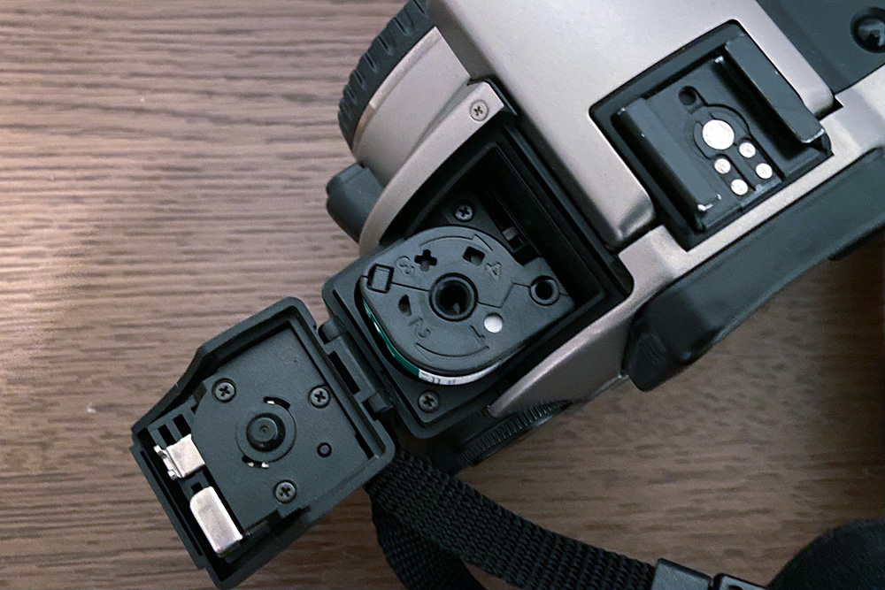 キャノン EOS IXE （APSフイルムカメラ） 平成レトロ キャノン EOS IXE